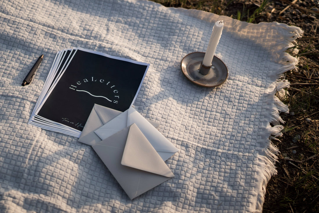 Achtsam schenken: die HeaLetters als Geschenk